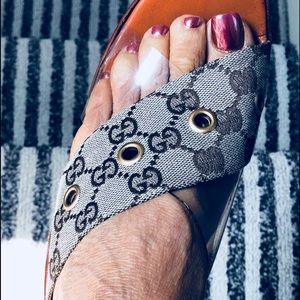 Gucci mid size heel sandal